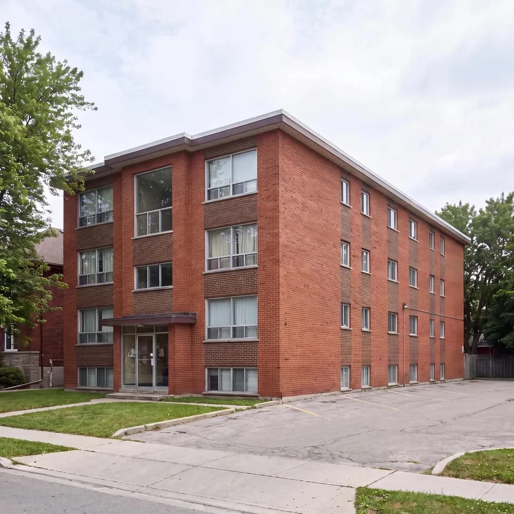 Cash commercial and rental property buyer in Ontario